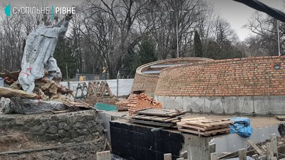 "Вилізли з-під землі": що відбувається на будівництві підземель у парку "Вилізли з-під землі": що відбувається на будівництві підземель у парку