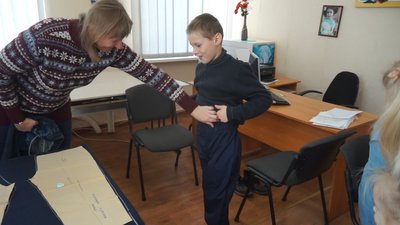 "Зношують зі швидкістю світла": на Донеччині шиють речі для дітей з інвалідністю "Зношують зі швидкістю світла": на Донеччині шиють речі для дітей з інвалідністю