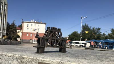 У Дніпрі відкрили міні-скульптуру, присвячену Олександру Полю