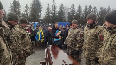 У Тернополі попрощалися із військовослужбовцем Тимофієм Антощуком У Тернополі попрощалися із військовослужбовцем Тимофієм Антощуком