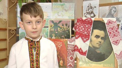 Учні ужгородської школи готують ролик до дня народження Тараса Шевченка