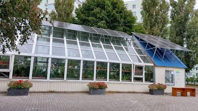 Сонячні панелі на теплиці: як реалізували проєкт у Сумському центрі еколого-натуралістичної творчості Сонячні панелі на теплиці: як реалізували проєкт у Сумському центрі еколого-натуралістичної творчості