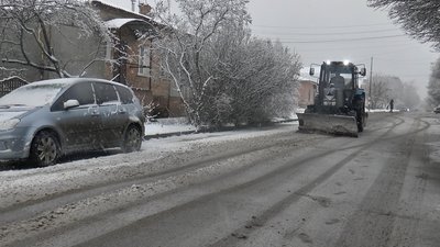 Вулиці Полтави чистить техніка Вулиці Полтави чистить техніка