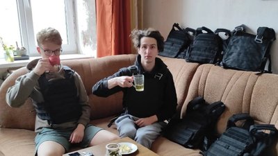 Розвозили допомогу під обстрілами: історія 23-річного волонтера з Львова Розвозили допомогу під обстрілами: історія 23-річного волонтера з Львова