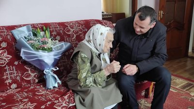 Пережила голод і Другу світову: на Тернопільщині жінка відзначила столітній ювілей Пережила голод і Другу світову: на Тернопільщині жінка відзначила столітній ювілей