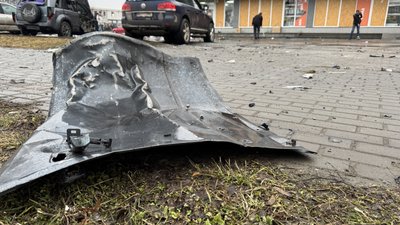 РФ знову вдарила біля ТРЦ у Сумах