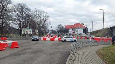 В Ужгороді організували експериментальний круговий рух на перехресті вулиць Академіка Шпеника та Будителів
