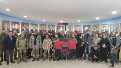Поминальна служба, автопробіг та нагородження: у Франківську відзначили День Добровольця Поминальна служба, автопробіг та нагородження: у Франківську відзначили День Добровольця