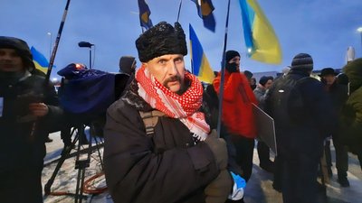 Порошенко заявив, що сів у літак у Варшаві й летить до Києва Порошенко заявив, що сів у літак у Варшаві й летить до Києва