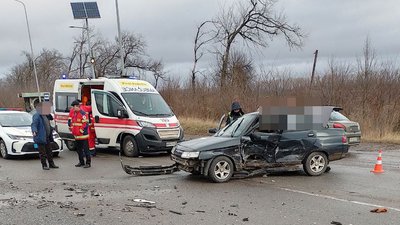 Внаслідок двох ДТП рух транспорту на дорогах Житомирщини ускладнений Внаслідок двох ДТП рух транспорту на дорогах Житомирщини ускладнений