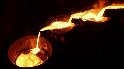 Виплавлення металу (ілюстраційне фото) Виплавлення металу (ілюстраційне фото)