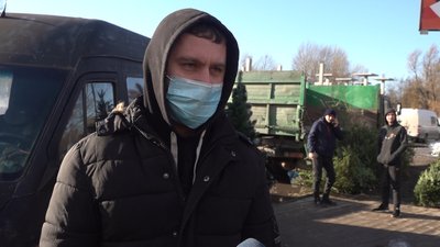 У Тернополі перевірили підприємців, які продають ялинки У Тернополі перевірили підприємців, які продають ялинки