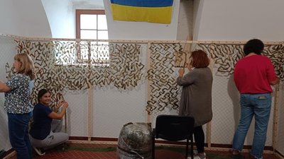 "Сєвєродонецькі павучки" плетуть перемогу. Це наш внесок в захист України!" Історія волонтерки "Сєвєродонецькі павучки" плетуть перемогу. Це наш внесок в захист України!" Історія волонтерки