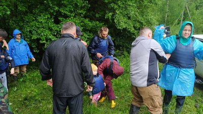 На Прикарпатті з водяної пастки врятували 15 туристів На Прикарпатті з водяної пастки врятували 15 туристів
