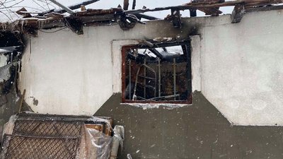 За добу на Закарпатті у двох пожежах загинуло двоє людей. Одну людину вдалось врятувати За добу на Закарпатті у двох пожежах загинуло двоє людей. Одну людину вдалось врятувати