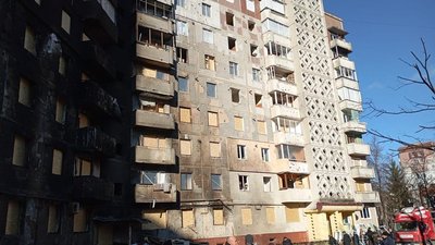 У Тернополі замінюють вікна у пошкоджених будинках, Тернопіль