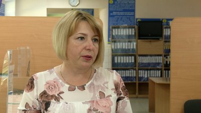 У Чернігові безробітні допомагають розбирати зруйновані від обстрілів будинки: як це відбувається У Чернігові безробітні допомагають розбирати зруйновані від обстрілів будинки: як це відбувається