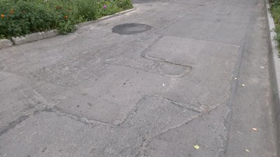 Рівняни нарікають на частий ремонт тепломереж. На підприємстві відреагували