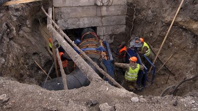 У Житомирі водоканал замінив пів кілометра сталевих труб на пластикові