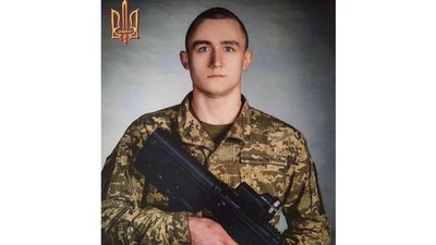 “Все одно чекаю, що він повернеться”. Сповідь матері, спогади знайомих про захисника з Прикарпаття Романа Дубінського “Все одно чекаю, що він повернеться”. Сповідь матері, спогади знайомих про захисника з Прикарпаття Романа Дубінського