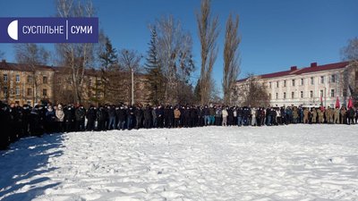 У Сумах вчили стріляти та надавати домедичну допомогу. ФОТОРЕПОРТАЖ У Сумах вчили стріляти та надавати домедичну допомогу. ФОТОРЕПОРТАЖ