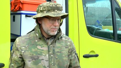"Вивозимо важких, нестабільних". Як парамедики на реанімобілі евакуюють поранених людей на Донеччині — репортаж "Вивозимо важких, нестабільних". Як парамедики на реанімобілі евакуюють поранених людей на Донеччині — репортаж