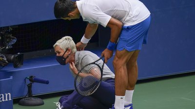Першу ракетку світу відсторонили від US Open через влучання м'ячем у суддю. Коментар тенісиста Першу ракетку світу відсторонили від US Open через влучання м'ячем у суддю. Коментар тенісиста