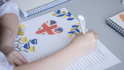 "Переможемо. Коли? Скоро". Одеські діти написали листи голові уряду Великої Британії. ФОТО. ВІДЕО