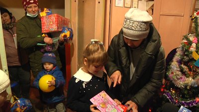 У Житомирі діти малювали свої мрії, а волонтери з усієї країни їх втілювали У Житомирі діти малювали свої мрії, а волонтери з усієї країни їх втілювали