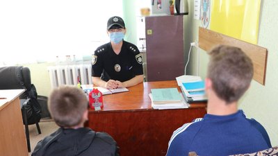 Чернігівські поліцейські розшукали дітей, які втекли з центру реабілітації