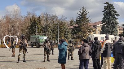 У Скадовській міськраді на Херсонщині невідомі військові влаштували погром та забрали всі комп'ютери