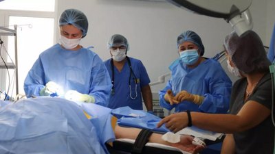 Медики Нацгвардії провели унікальну операцію з відновлення вилиці пораненому військовому