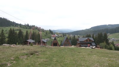 Недосяжний Вишків. Село на Франківщині втрачає туристів через погану дорогу