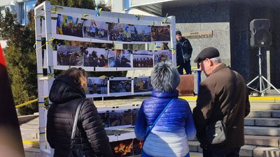 У Черкасах вшанували пам'ять полеглих на Майдані учасників Революції Гідності У Черкасах вшанували пам'ять полеглих на Майдані учасників Революції Гідності