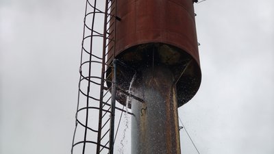 Воду подають за розкладом вручну: чому в Новоруське несправна водонопірна вежа Воду подають за розкладом вручну: чому в Новоруське несправна водонопірна вежа