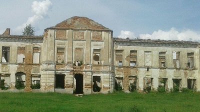 Хмельниччина: в Ізяславі обвалилася стіна архітектурної пам’ятки - палацу Санґушків