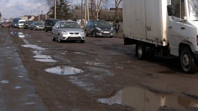 Ділянка державної траси біля Сарн – серед трьох найгірших на Рівненщині
