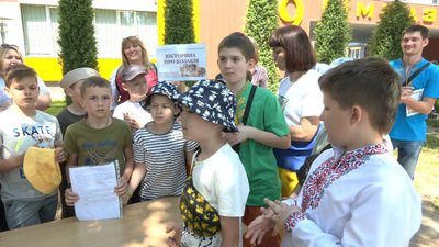 У черкаських школах пролунав останній дзвінок У черкаських школах пролунав останній дзвінок