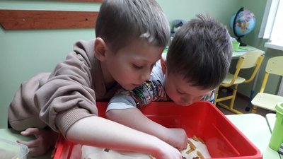Підготовка до школи та арттерапія: у Сумах проводять безплатні розвиваючі заняття для дітей Підготовка до школи та арттерапія: у Сумах проводять безплатні розвиваючі заняття для дітей
