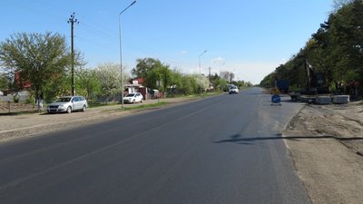 Біля Луцька заасфальтували трасу до Ківерців і облаштовують дорожню інфраструктуру