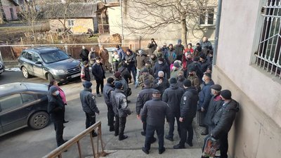 На Прикарпатті судили Коцабу. Коломия зустріла обвинуваченого у держзраді "негостинно" На Прикарпатті судили Коцабу. Коломия зустріла обвинуваченого у держзраді "негостинно"