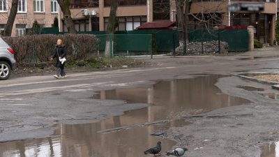Від проспекту і до церкви: у Рівному запланували капремонт вулиці. Місцеві кажуть, дочекалися через два роки Від проспекту і до церкви: у Рівному запланували капремонт вулиці. Місцеві кажуть, дочекалися через два роки