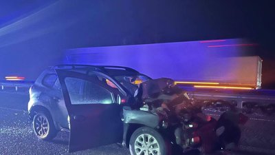 На Полтавщині легковий автомобіль зіткнувся із вантажівкою: є травмовний