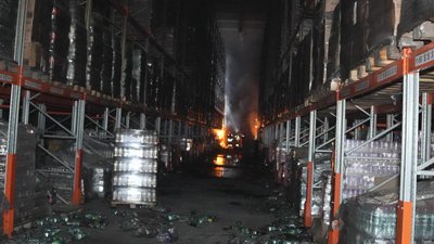 РФ повторно атакувала склади з продуктами на Одещині: виникла пожежа РФ повторно атакувала склади з продуктами на Одещині: виникла пожежа