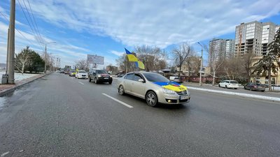 У Запоріжжі відбувся автопробіг на підтримку полонених захисників Маріуполя У Запоріжжі відбувся автопробіг на підтримку полонених захисників Маріуполя