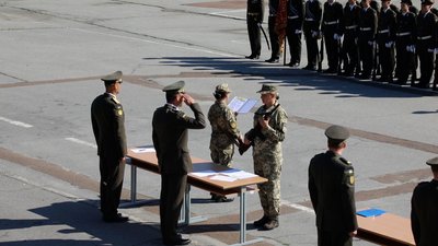 У Житомирі склали присягу півтори сотні офіцерів запасу У Житомирі склали присягу півтори сотні офіцерів запасу