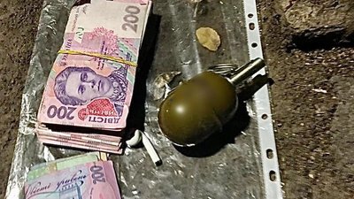 В Одесі затримали трьох людей, яких підозрюють у вимаганні грошей в підприємця В Одесі затримали трьох людей, яких підозрюють у вимаганні грошей в підприємця