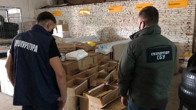 Перерваний роздріб: у Рівному вилучили 12 тисяч пачок цигарок з Білорусі
