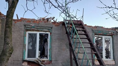 Наслідки дронового удару у Клиновій-Новоселівці