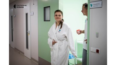 "Хочу стерти з тіла сліди війни". Через 4 місяці після поранення волонтерка наважилася на операцію по видаленню шрамів "Хочу стерти з тіла сліди війни". Через 4 місяці після поранення волонтерка наважилася на операцію по видаленню шрамів